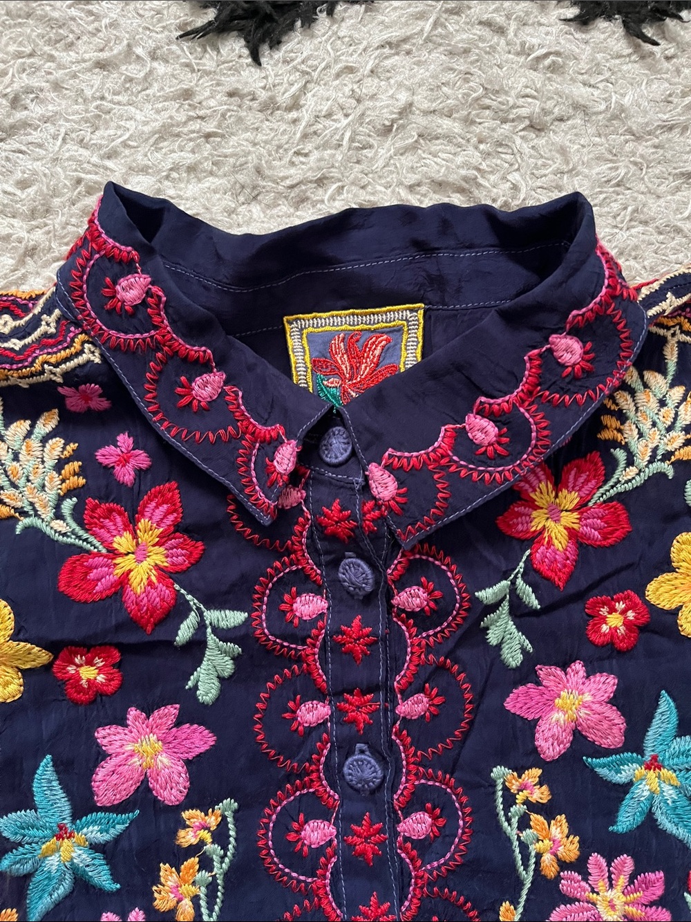 Johnny Was size small Slim Audrey Tunic Navy Embroidered Floral Tunic - Picture 6 of 12